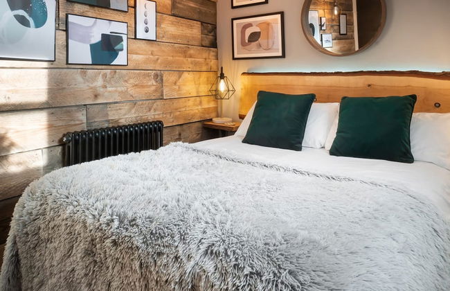 Windermere Central Hotel - Room 4 - Photo 5