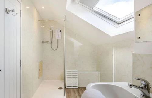 Tigh Na Mhor , Hot Tub , Games Room , 5 Bedroom ,Sleeps 13 , Large Villa - Photo 18