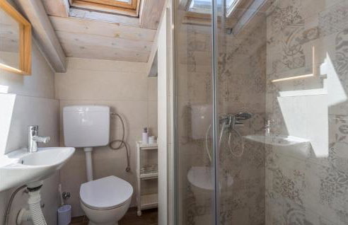 Beautiful Home In Putini With Kitchen - Photo 26