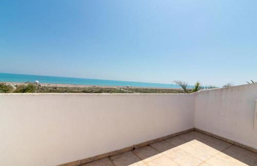 Global Properties, Adosado en primera linea de playa con vistas al mar - Foto 16