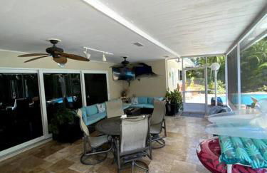 Deerfield Beach heated pool house - Photo 19