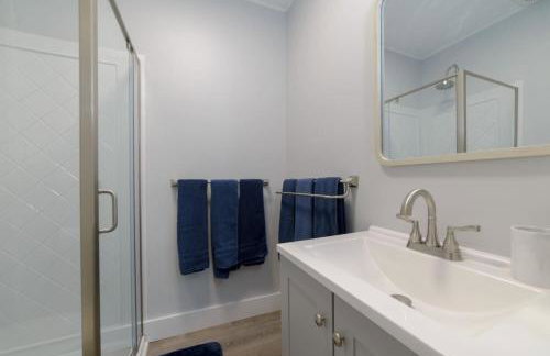 Downtown House Sleeps 10 with 3 King Beds and More - Foto 22