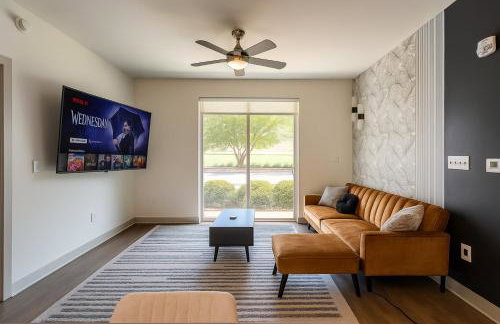 Luxury 2BR Stay Pool, Gym and Chill Areas - Photo 19