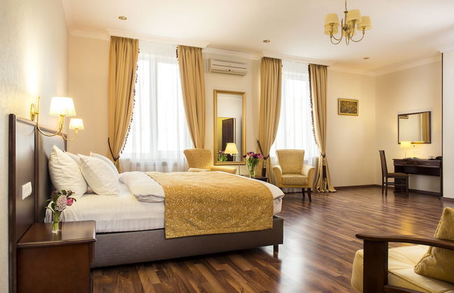 Greguar Hotel & Apartments - Photo 36