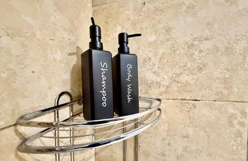 Spacious 1 Bed Flat - Free Parking - Quiet Area - Photo 8