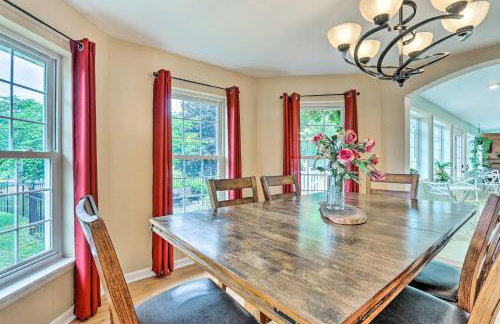 Charles Town Home with Private Pool and Hot Tub - Foto 15