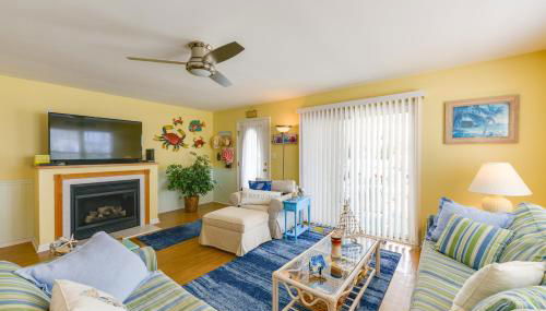 Condo with Deck Walk to Beach and Convention Center! - Foto 5