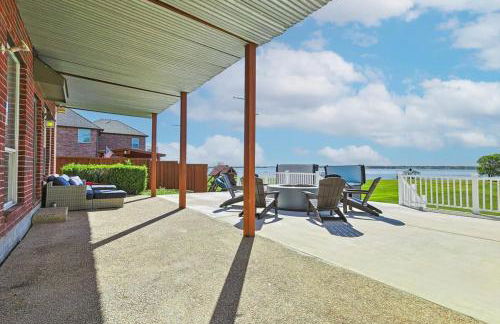 The Best of Lakeside Living - Luxury at its Finest - Photo 39