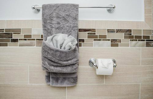 74L - 2BR Quincy - Cozy Couple Hideout near Wollaston Beach - Foto 46