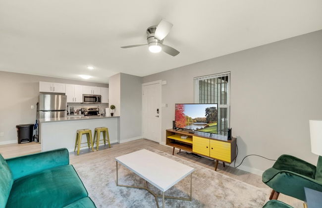 Modern 2BR Near UT Hyde Park Evonify - Foto 1