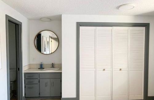 Riverwalk Retreat: Spacious, Hot tub, near Autzen - Foto 10