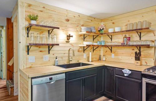 Game RoomHot Tub4mi to Rock HouseGives Back! - Foto 29