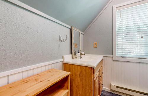 Wooded-View Decks: Family Cabin Retreat in Deming - Foto 22