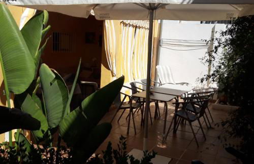 Casa a pie de playa, con patio. Zona Miramar. - Foto 3