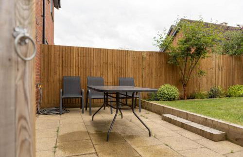 Bensons Hill - Stylish 2-Bed Home with Garden & Parking - Foto 12