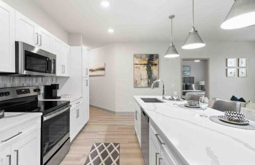 Stylish Living 5 Min From Downtown - Foto 8
