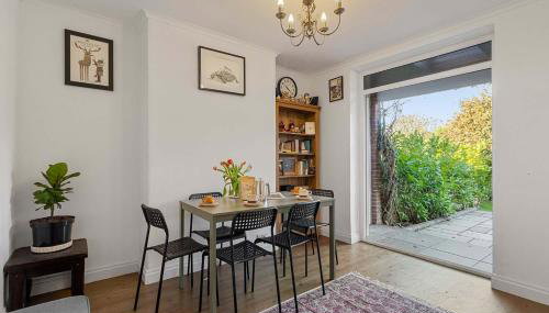 Exeter Heights - Short Stays UK Ltd - Photo 3, Garden, Garden view