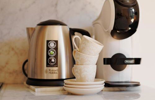 Just Urban Stays - Bilocale con Spazio Esterno - 10 min Duomo in tram - Foto 23