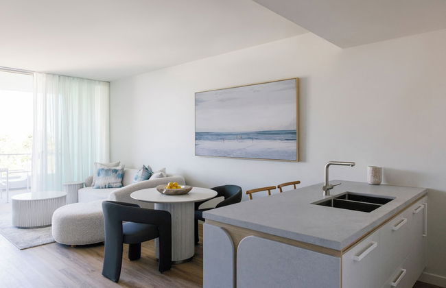 Kirra Point Holiday Apartments - Photo 18