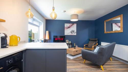 2BR Flat, Free Parking, WiFi, Smart TV - Foto 1, stove, minibar