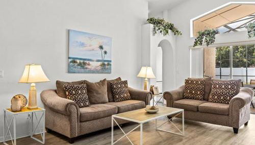 Sunny Getaway with Private Pool, Spa & Fenced Yard - Foto 3