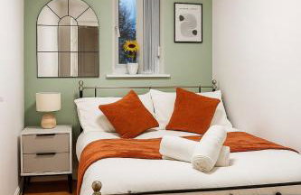 Bright 4BR Pets OK Driveway Sleeps 9 - Foto 9