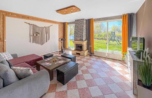 Gorgeous Home In Postomino With Wifi - Foto 3