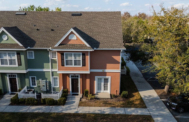 Charming Townhouse Near Disney - Photo 43