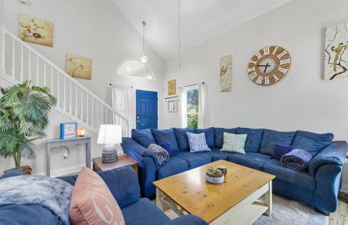 Luxe Family Escape with Games Hot Tub and Yard - Foto 12