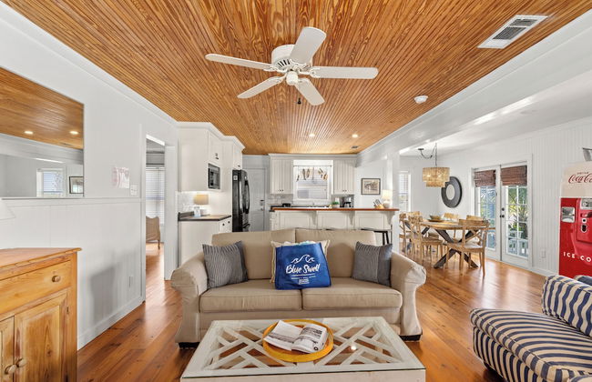 Cute Beach Cottage Steps to the Beach! Panama City Beach, FL! - Foto 13