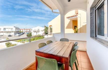 Sunny 3BDR Apt with Pool in Ferreiras by LovelyStay - Foto 8