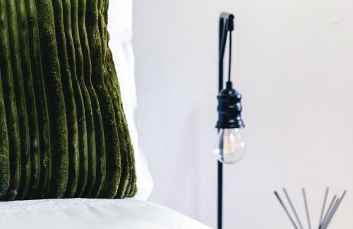 Chic Studio, Free parking, Sleeps 2 - Foto 43