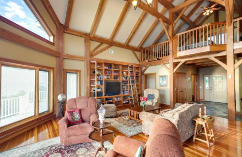 Lake View Champlain Home with Hot Tub and Sauna! - Foto 4