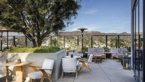 2Bed Apt View of Hollywood Sign & Rooftop Pool - Photo 5