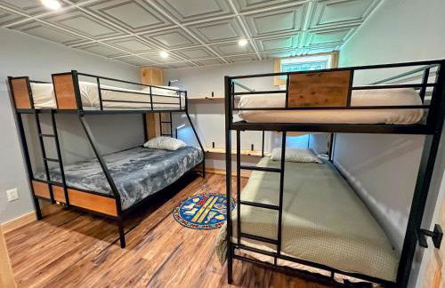 5R Cozy log chalet in fantastic location. Ski, snowshoe, fish, explore! AC, pet friendly! - Photo 46