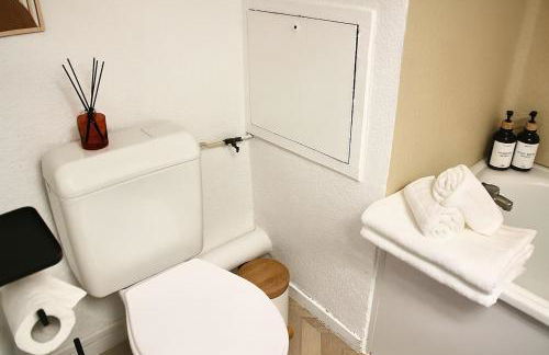 Small studio Parking - Metro B - Lyon Sud Hospital - Foto 7