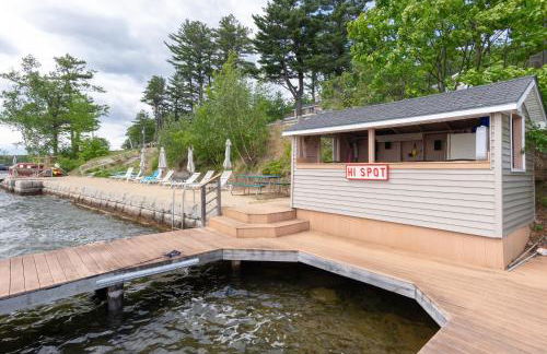 Steps to Beach Lake-View Laconia Getaway! - Foto 29