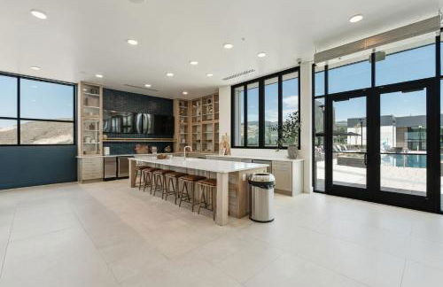 Outstanding Amenities-New Complex- Downtown Luxury - Foto 67