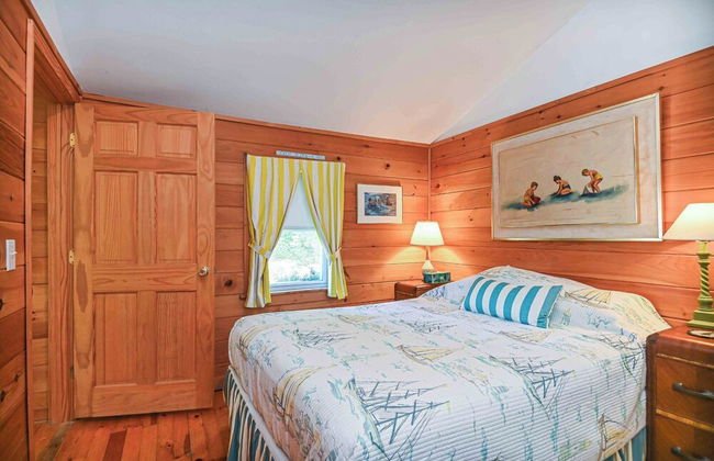 Cozy Cottage w/ Pool, BBQ and Outdoor Seating! - Photo 5