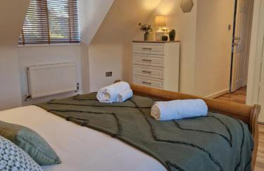 Large 4-bed house for up to 7 guests w 2x parking - Foto 23