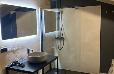 Amazing suite by the fair - Photo 17