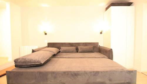 Disponible - Appartement Entier Rénové - Canapé Lit Emma - RERB, 5mn Paris - 2 pers - Parking Rue Gratuit - Tout équipé - 1er étage - 3 - Foto 2