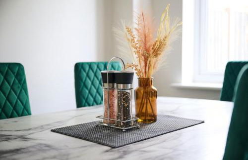 Cherish Stays spacious & amazing 3 Bed House in Hayes & Heathrow - Foto 7