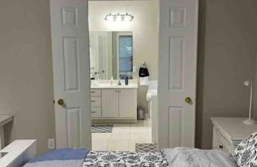 Lovely Woodlands home w/heated pool and spa! - Foto 38