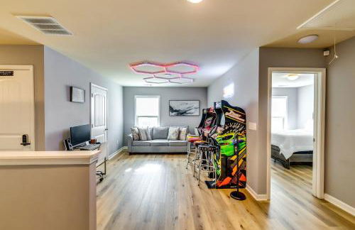 Open Plan Arcade Home with Natural Hardwoods Sleeps 10 - Foto 35