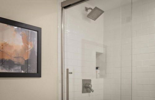 Urban Gallery Loft - King Bed - Larimer Square - Foto 43