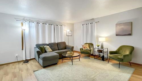 Charming Family Friendly 3BR Duplex Close to Drake - Foto 2