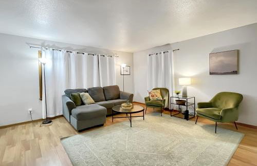 Charming Family Friendly 3BR Duplex Close to Drake - Foto 2