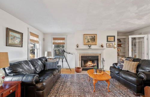 Private Pickleball | Family Friendly | Sleep 18 - Photo 8