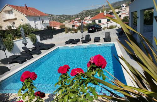 Villa Barbara & Zoran with heated swimming pool - Photo 16